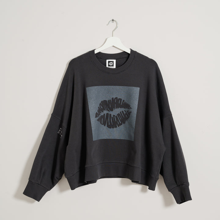 Sweatshirt: Big AZL Kiss – Oversized Crewneck ❍ Print