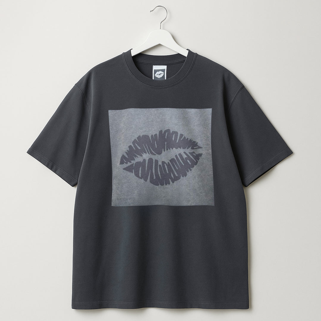 T-Shirt: BIG KISS · Oversized ❍ Print | Phantom