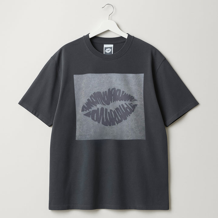T-Shirt: BIG KISS · Oversized ❍ Print | Phantom
